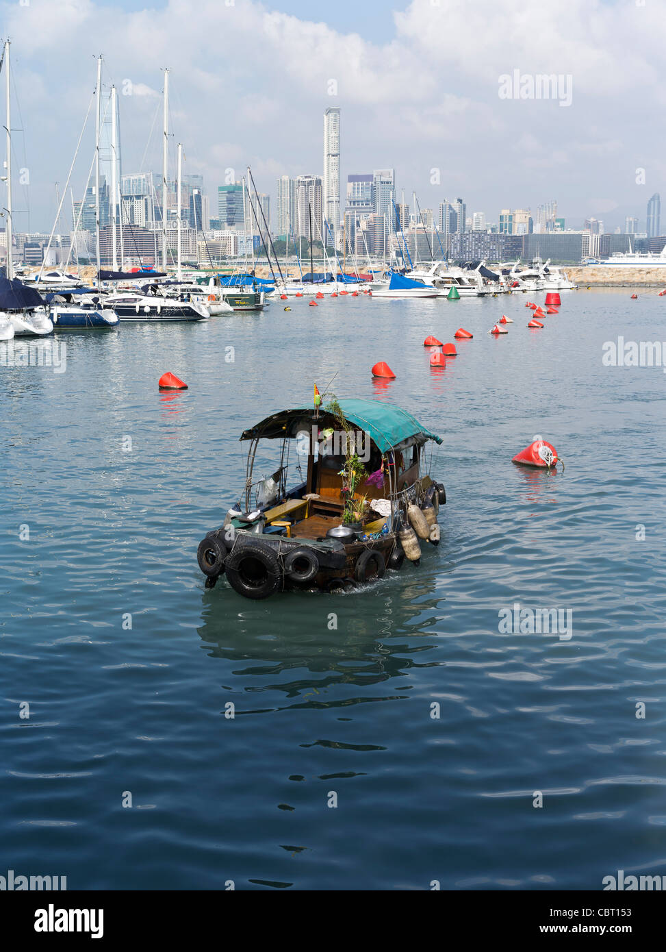 Dh Causeway Bay Hong Kong giunche traghetto a Causeway Bay Typhoon Shelter indesiderata di ancoraggio Foto Stock
