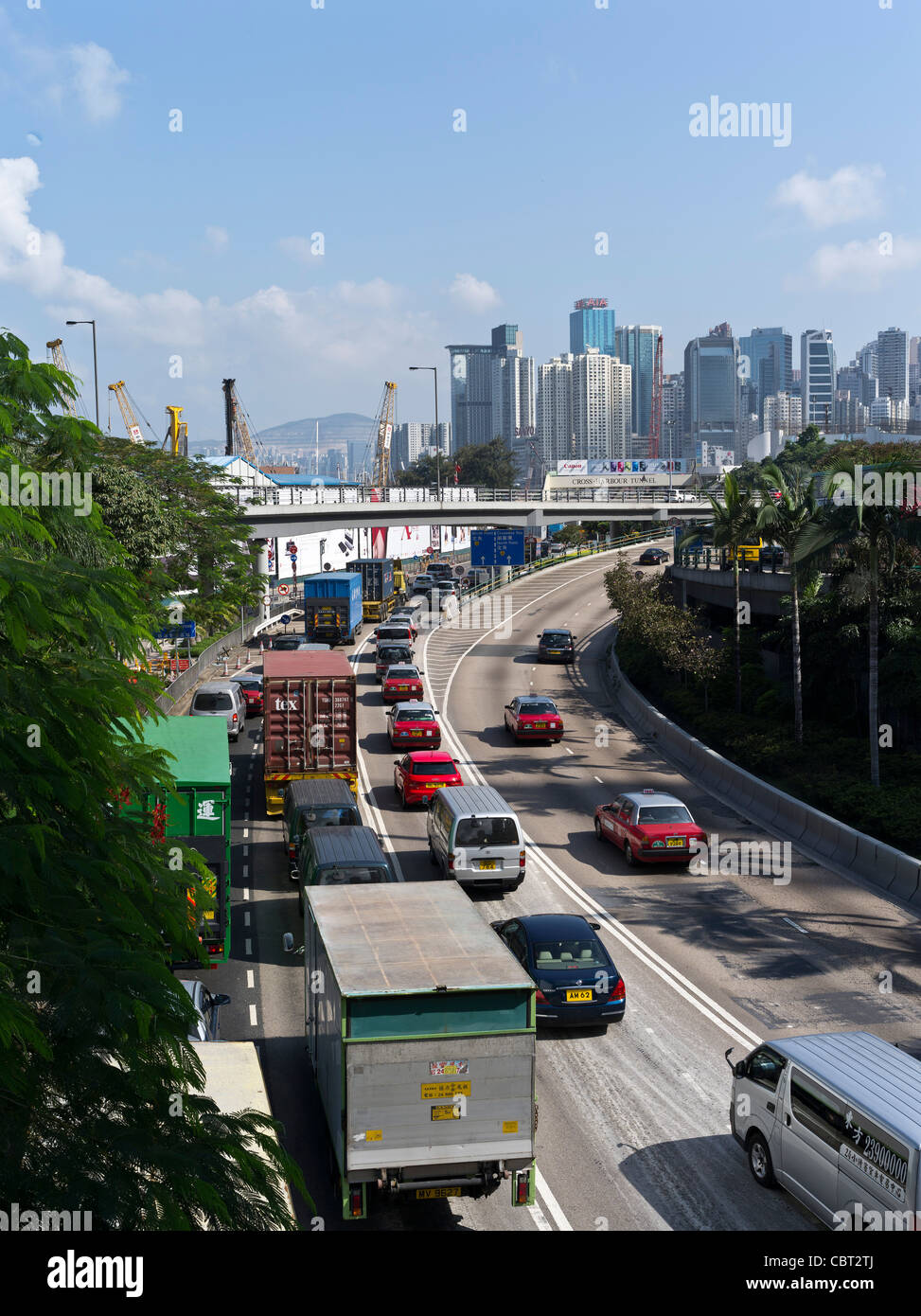 dh Harbour Tunnel CAUSEWAY BAY HONG KONG traffico in avvicinamento Cross Harbour Tunnel congestione isola strade cina Foto Stock