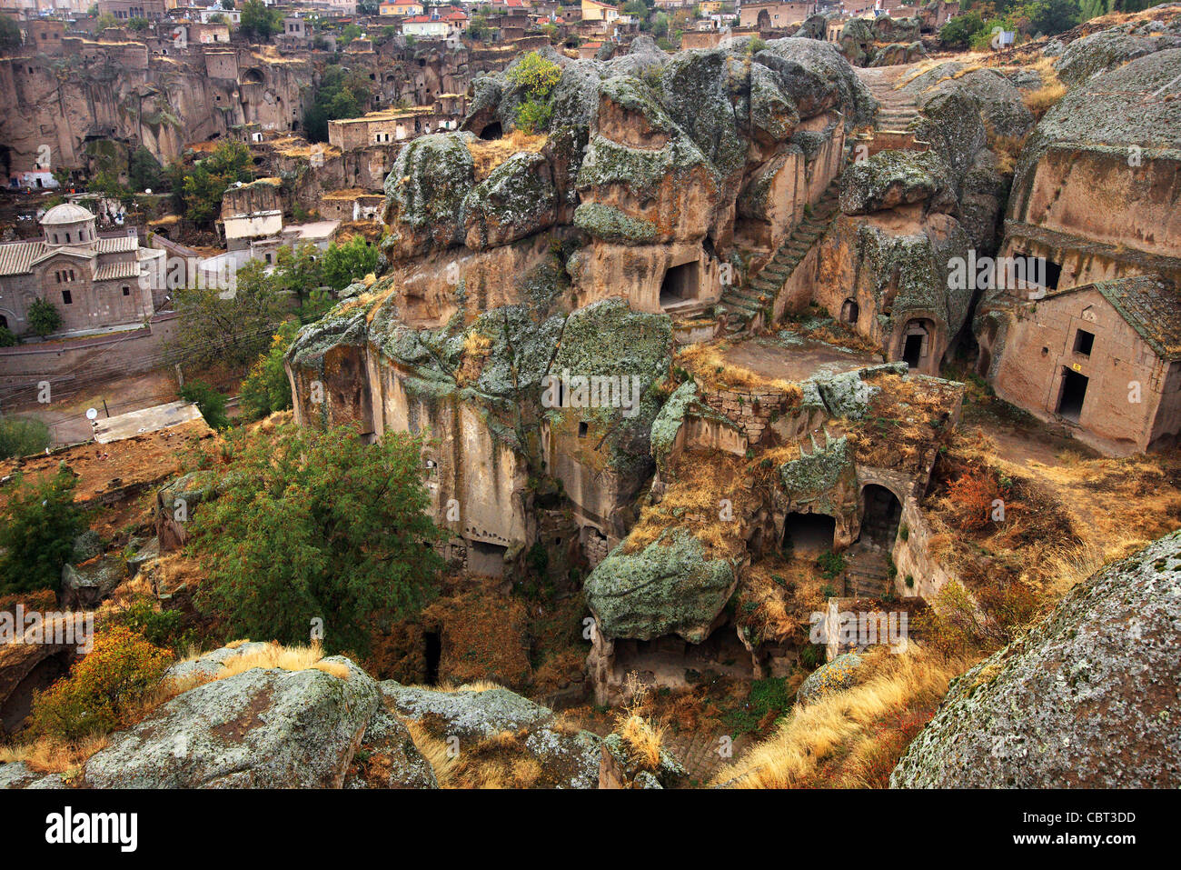 Piccola parte di Guzelyurt, una delle più belle città della Cappadocia, nella prefettura di Aksaray, vicino alla valle di Ihlara. Turchia Foto Stock