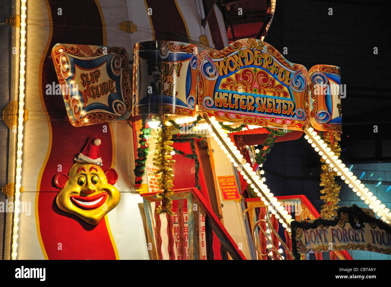 Helter Skelter a Francoforte il Mercato di Natale, Centenary Square, Birmingham, West Midlands, England, Regno Unito Foto Stock