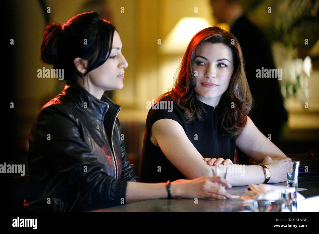 La buona moglie (TV) ARCHIE PANJABI, JULIANNA MARGULIES 008 COLLEZIONE MOVIESTORE LTD Foto Stock