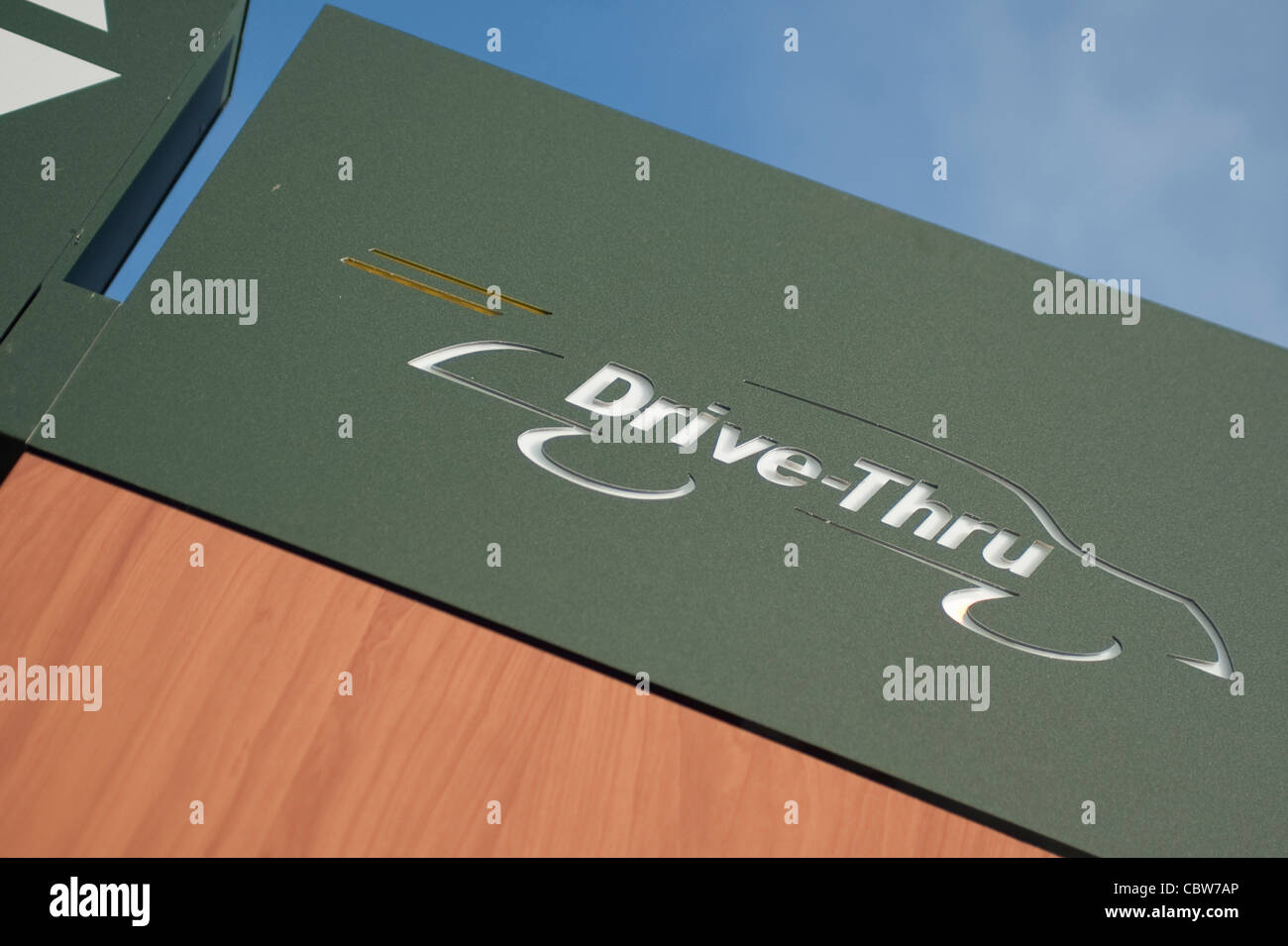 Drive thru attraverso ristorante McDonalds con pay e punto di raccolta Foto Stock