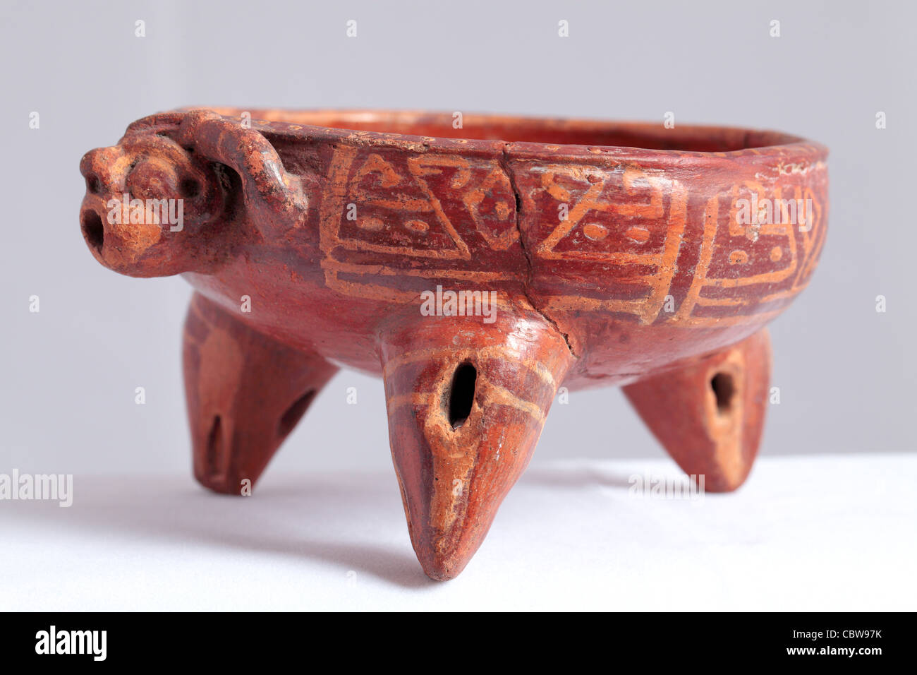 Pre-colombiana tazza di argilla (X secolo a.C.), Costa Rica Foto Stock