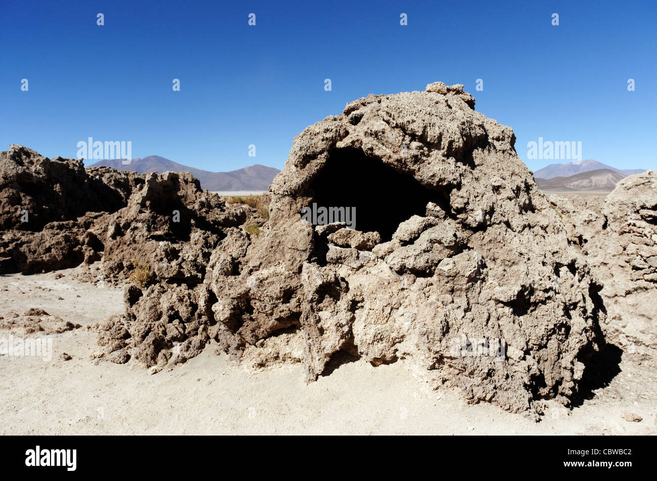 Una costruzione di fango che serve come una tomba (un chullpa) in San Juan necropoli, vicino a San Juan de Uyuni, Bolivia Foto Stock