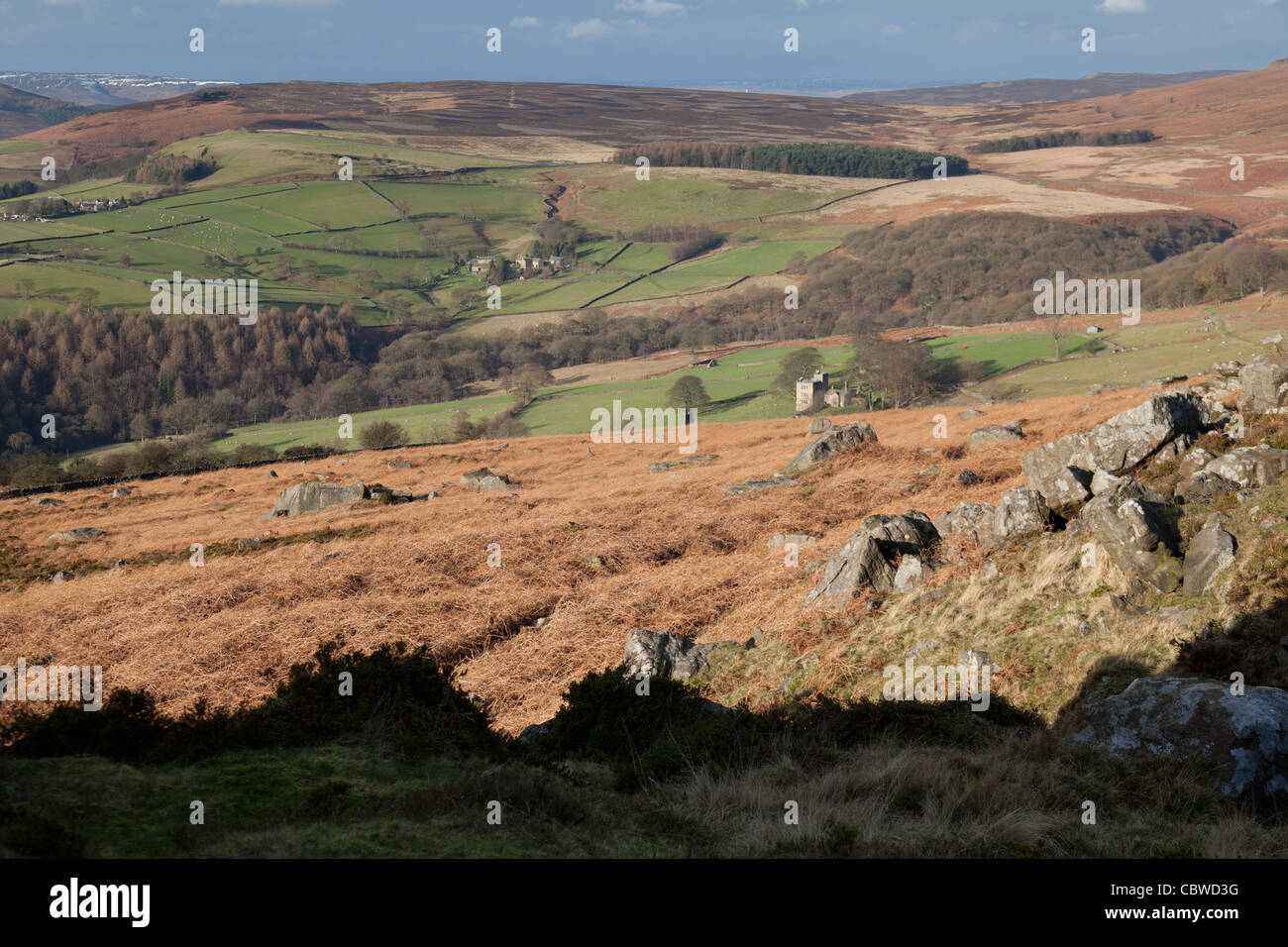 Rocce Carhead guardando verso nord di fecce Hall nel Parco Nazionale di Peak District, Derbyshire, Regno Unito Foto Stock