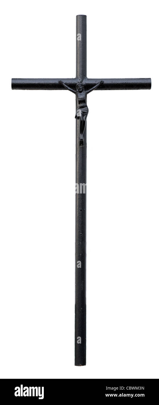 Il vecchio metallo croce cristiana isolati su sfondo bianco Foto Stock