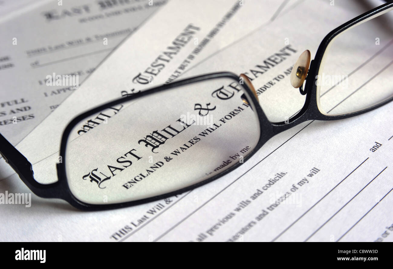 Ultima volontà e testamento forme bicchieri ri facendo una volontà PROBATE RISPARMI FUTURI sulle imposte di successione scrivere morte donazione LEGACY REGNO UNITO Foto Stock