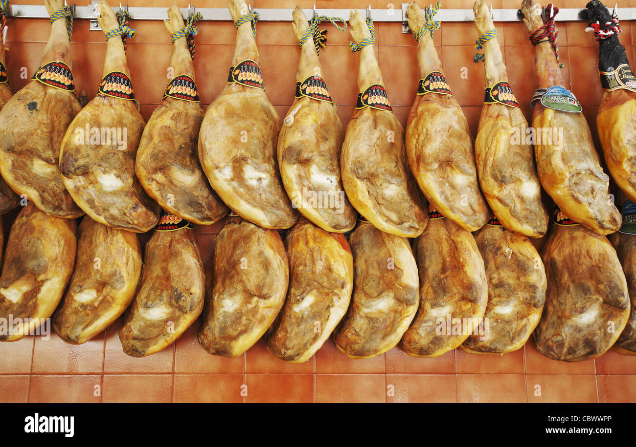 Jamón serrano, dry-cured prosciutto spagnolo Foto Stock