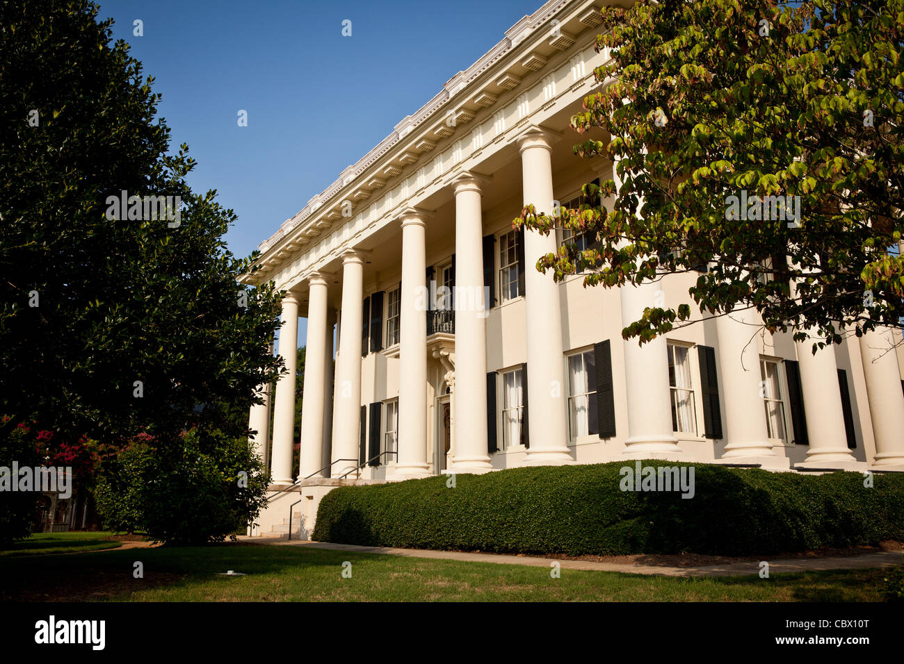Woodruff House un Revival Greco Mansion costruita nel 1836 a Macon, GA. La casa noto anche come Cowles-Bond House è di proprietà di Mer Foto Stock