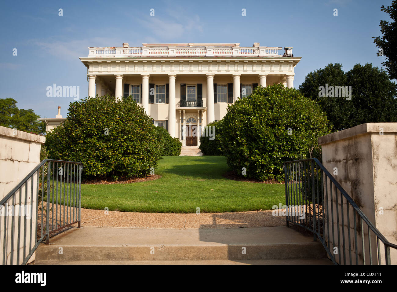 Woodruff House un Revival Greco Mansion costruita nel 1836 a Macon, GA. La casa noto anche come Cowles-Bond House è di proprietà di Mer Foto Stock
