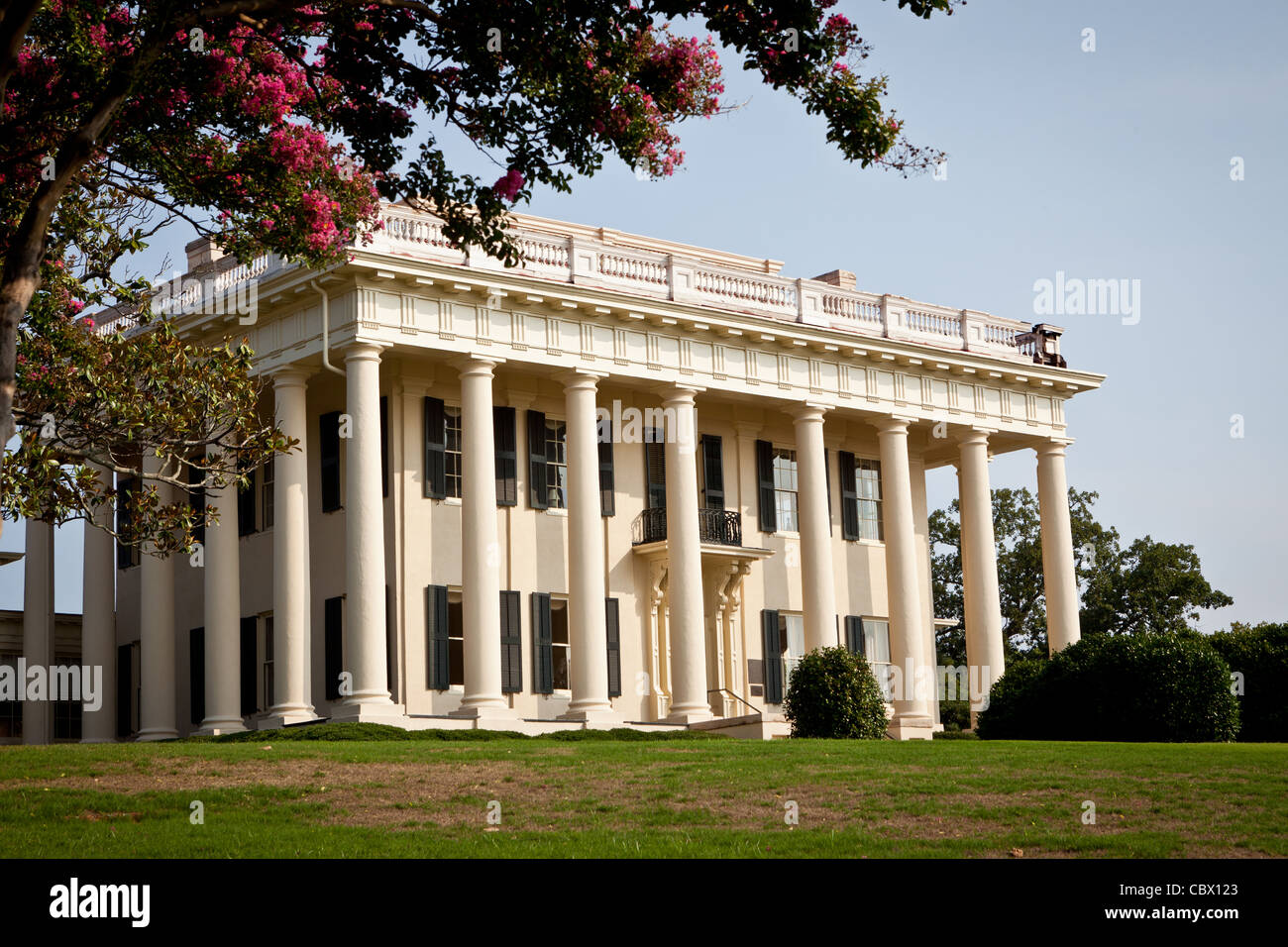 Woodruff House un Revival Greco Mansion costruita nel 1836 a Macon, GA. La casa noto anche come Cowles-Bond House è di proprietà di Mer Foto Stock