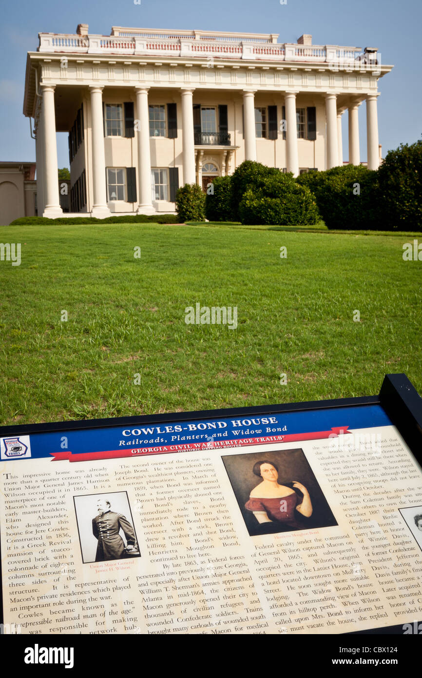 Woodruff House un Revival Greco Mansion costruita nel 1836 a Macon, GA. La casa noto anche come Cowles-Bond House è di proprietà di Mer Foto Stock