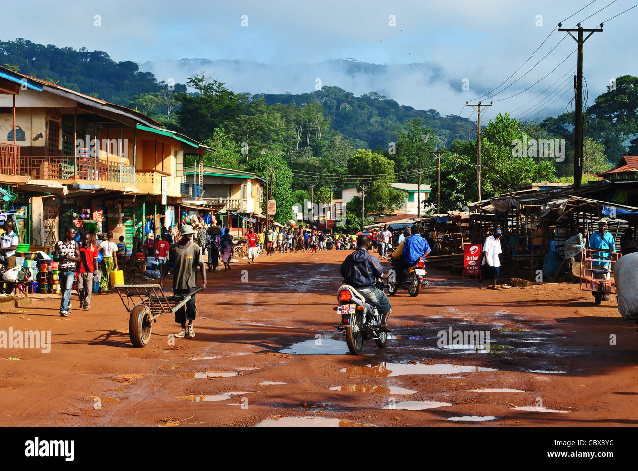 Scena di strada in Kenema, in Sierra Leone Foto Stock