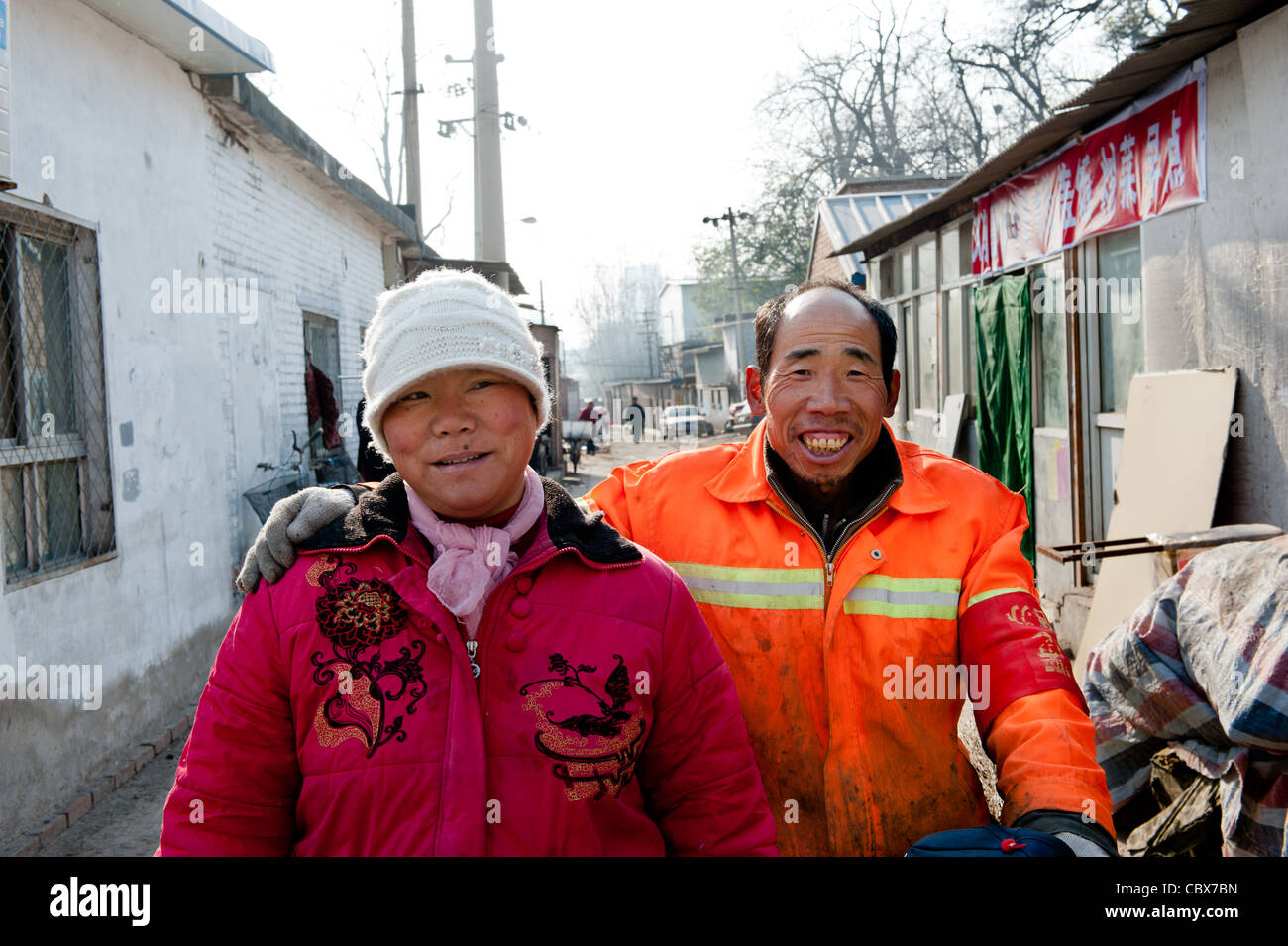 Pechino, la sig.ra Li Yanhong e il sig. Wang Longsheng. La sig.ra Li e Wang sono un paio. Essi funzionano come filtri di strada in Lidu sono Foto Stock