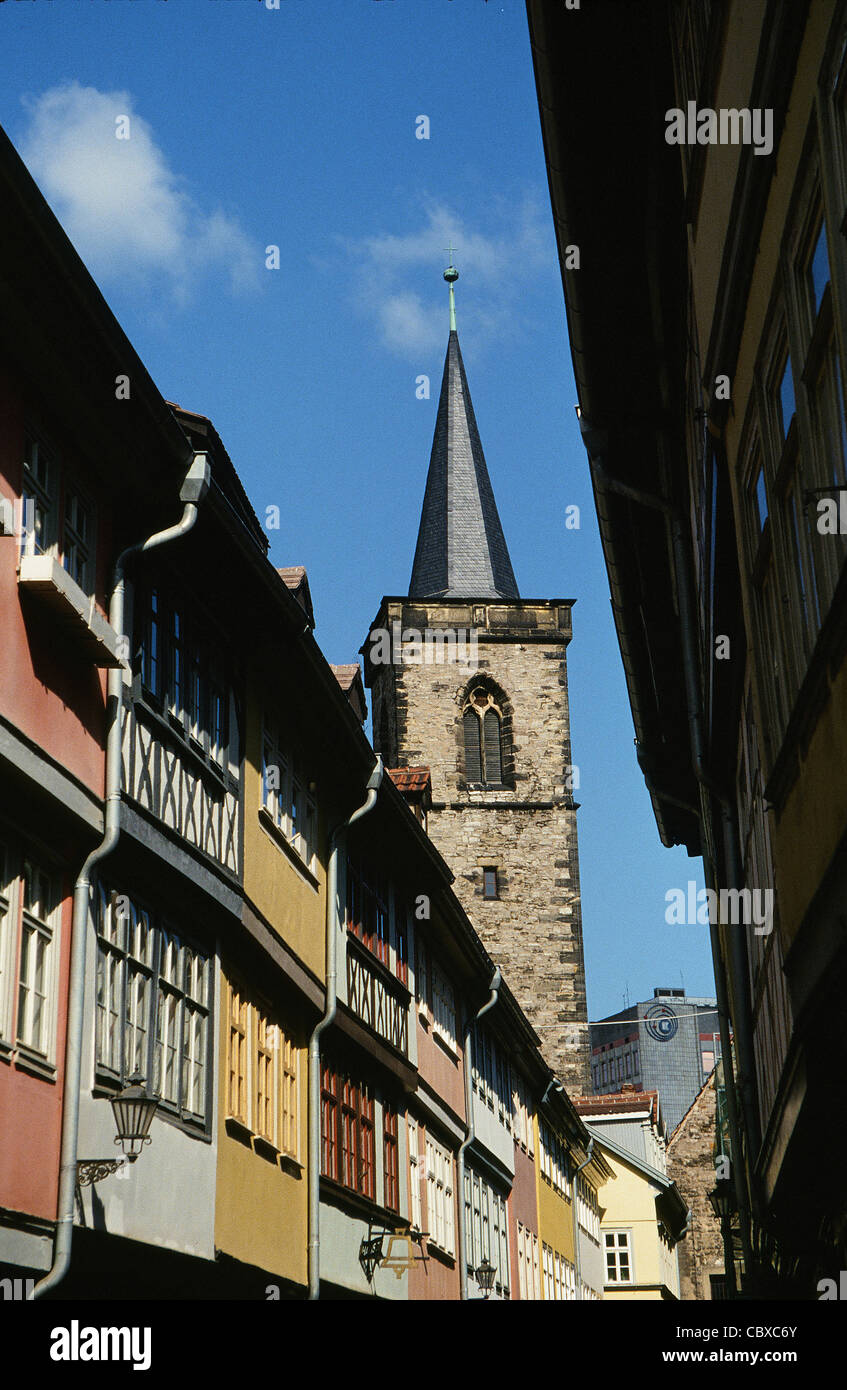 I mercanti ponte Krämerbrücke, un ponte medievale coperta con negozi e alloggio presso il centro storico di Erfurt, Turingia Foto Stock