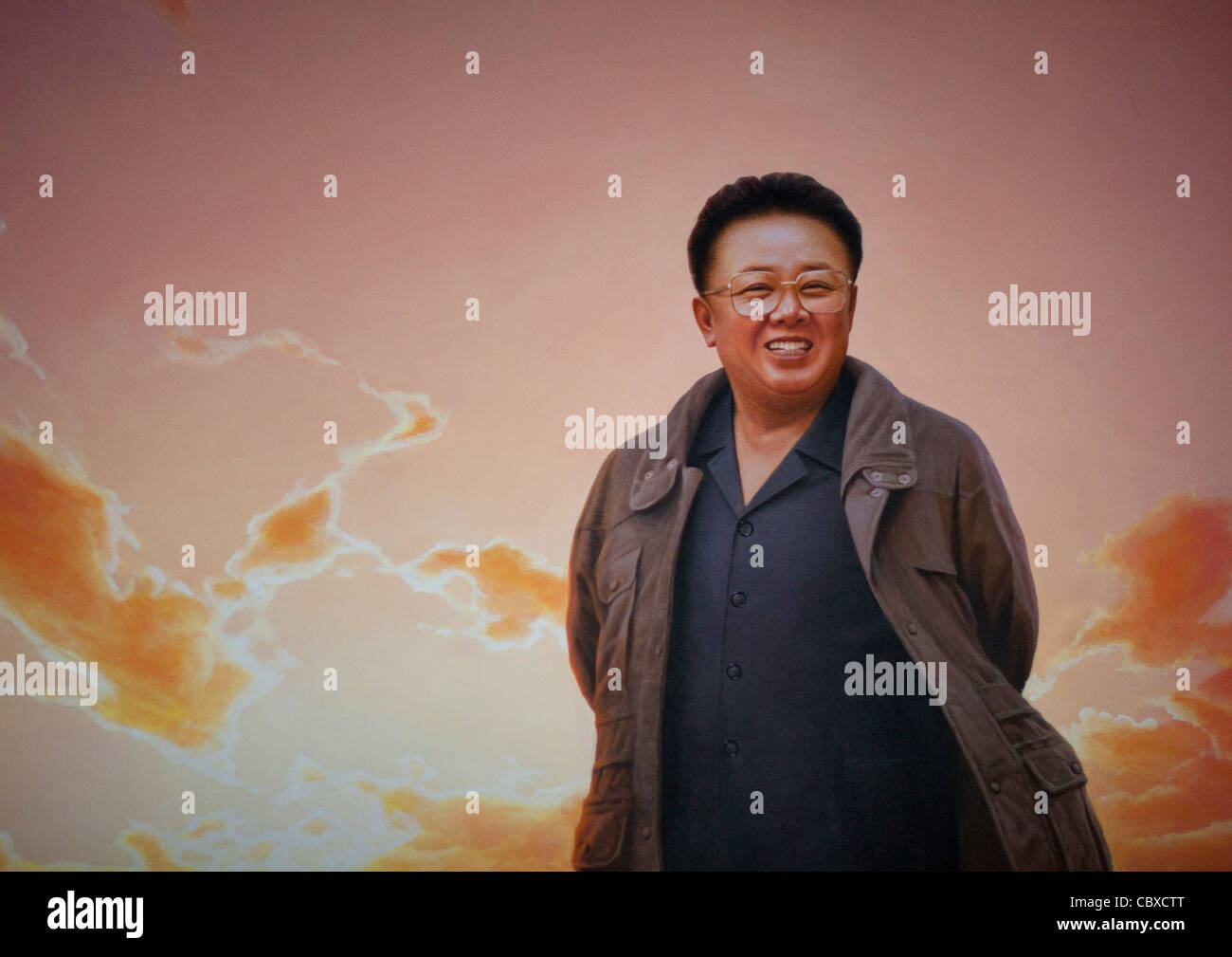 KIM JONG IL su un poster di propaganda, COREA DEL NORD Foto Stock