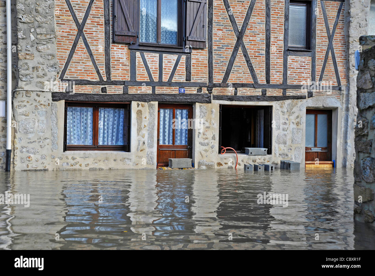 Le acque di esondazione a Parthenay Deux-sevres Francia Foto Stock