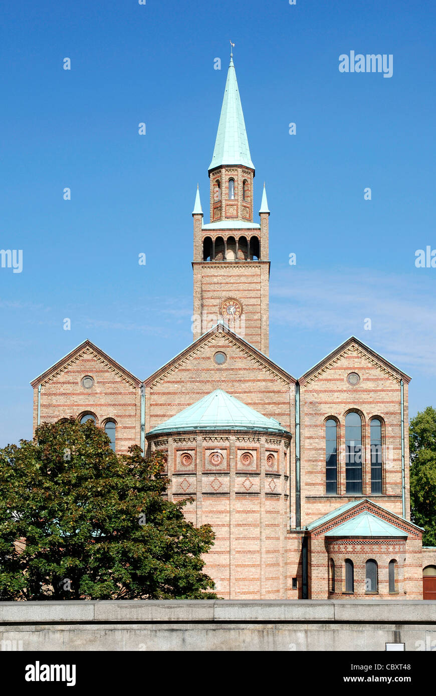 Chiesa Matthaeuskirche al centro del forum della cultura di Berlino. Foto Stock