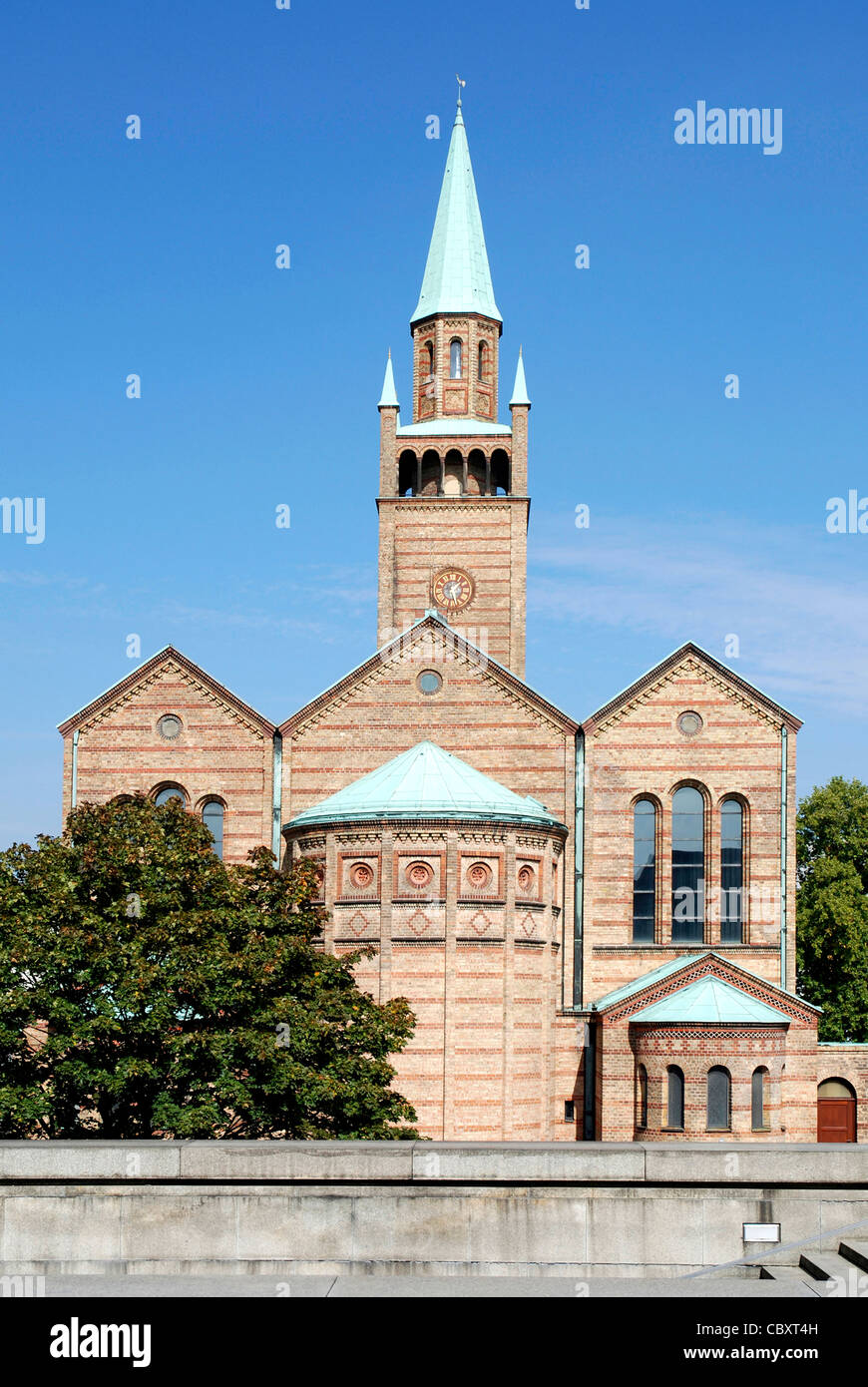 Chiesa Matthaeuskirche al centro del forum della cultura di Berlino. Foto Stock