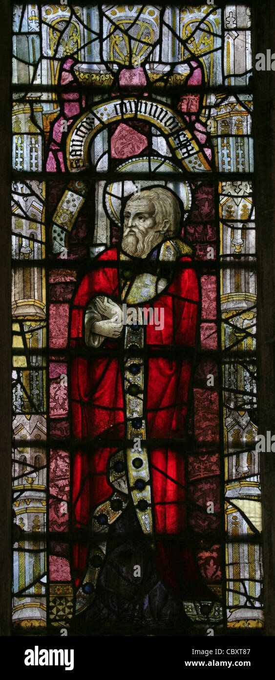 Un xv secolo vetrata raffigurante l apostolo Matteo, Santa Maria Vergine Chiesa, Nettlestead, Kent Foto Stock