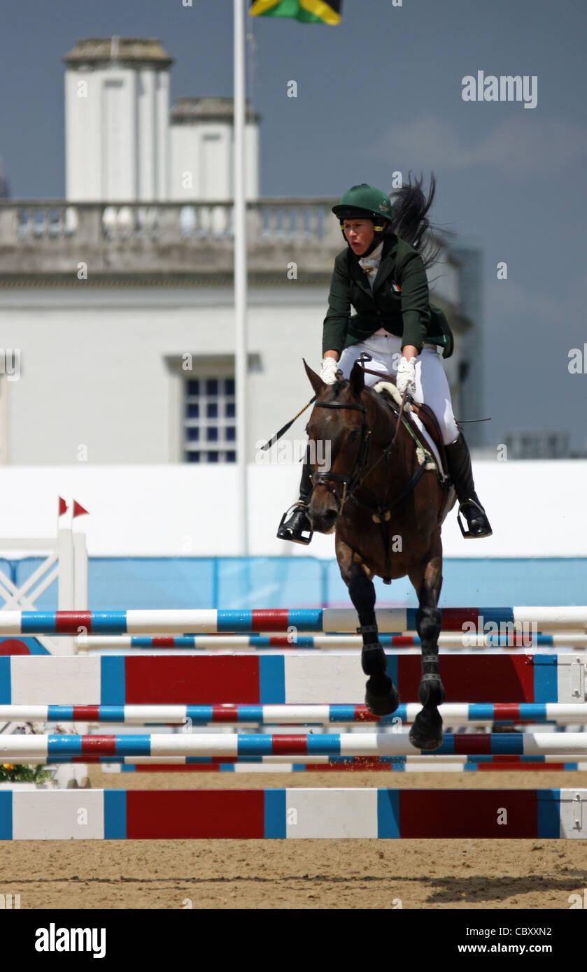 Pilota al Show Jumping al Greenwich Park evento equestre per "di Londra" prepara una serie di eventi Foto Stock