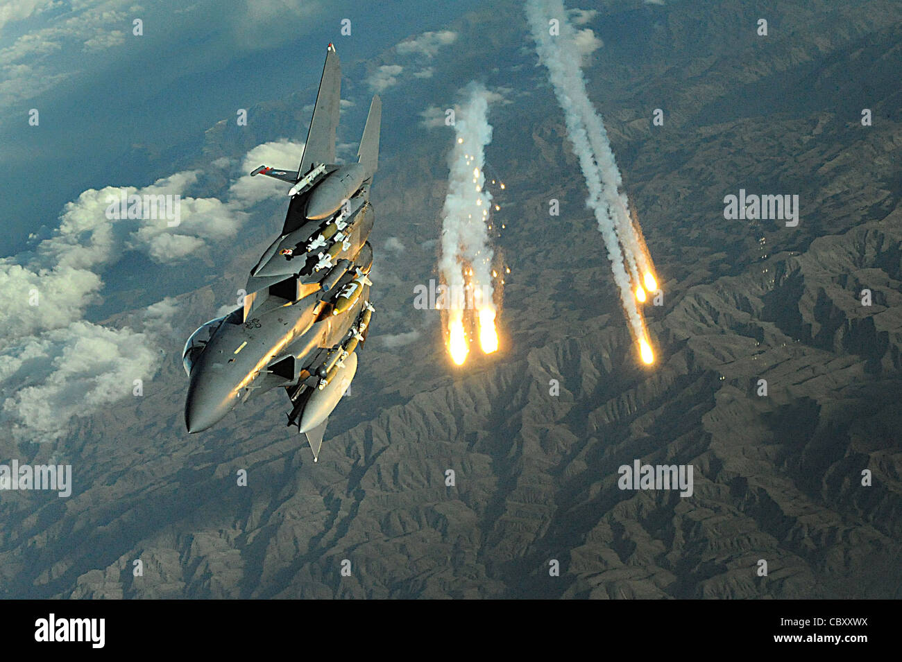Un'aquila da Sciopero F-15E della base aerea di Bagram distribuisce i riacutizzazioni sull'Afghanistan dal 12 al 2008 novembre. Il ruolo primario del F-15E in Afghanistan sta fornendo un sostegno aereo a stretto contatto con le truppe di terra. ( Foto Stock