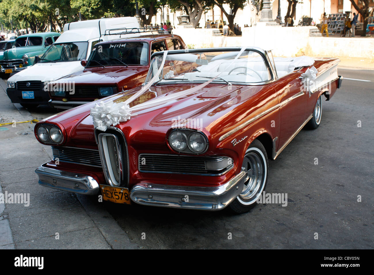 Un matrimonio classico auto in Havanna, Cuba Foto Stock
