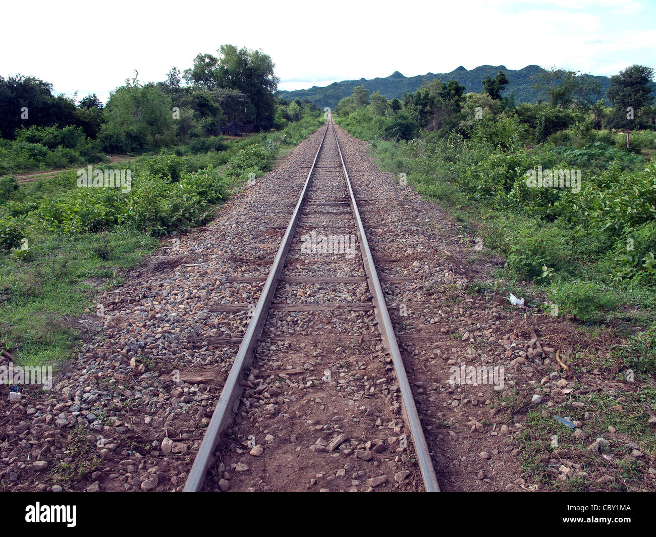 Thai Birmania 'Death ferrovia". Costruito dal lavoro forzato e allied POWs in condizioni spaventose. 1942-1943. Kanchanaburi. Della Thailandia Foto Stock