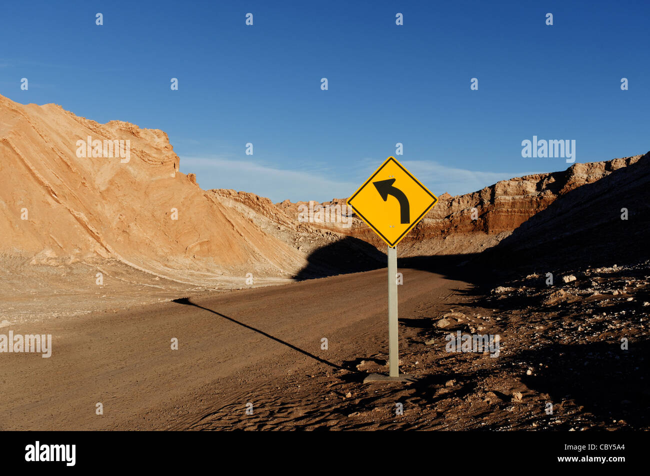 Segnaletica stradale nel deserto di Atacama Cile Foto Stock