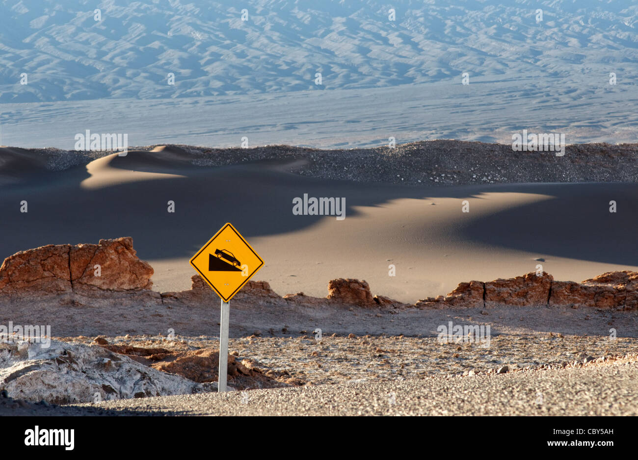Segnaletica stradale nel deserto di Atacama Cile Foto Stock