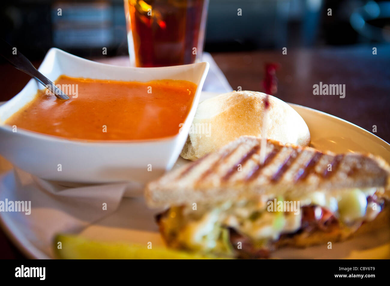 Zuppa di pomodoro e sandwich da Baker crosta di Manhattan Foto Stock