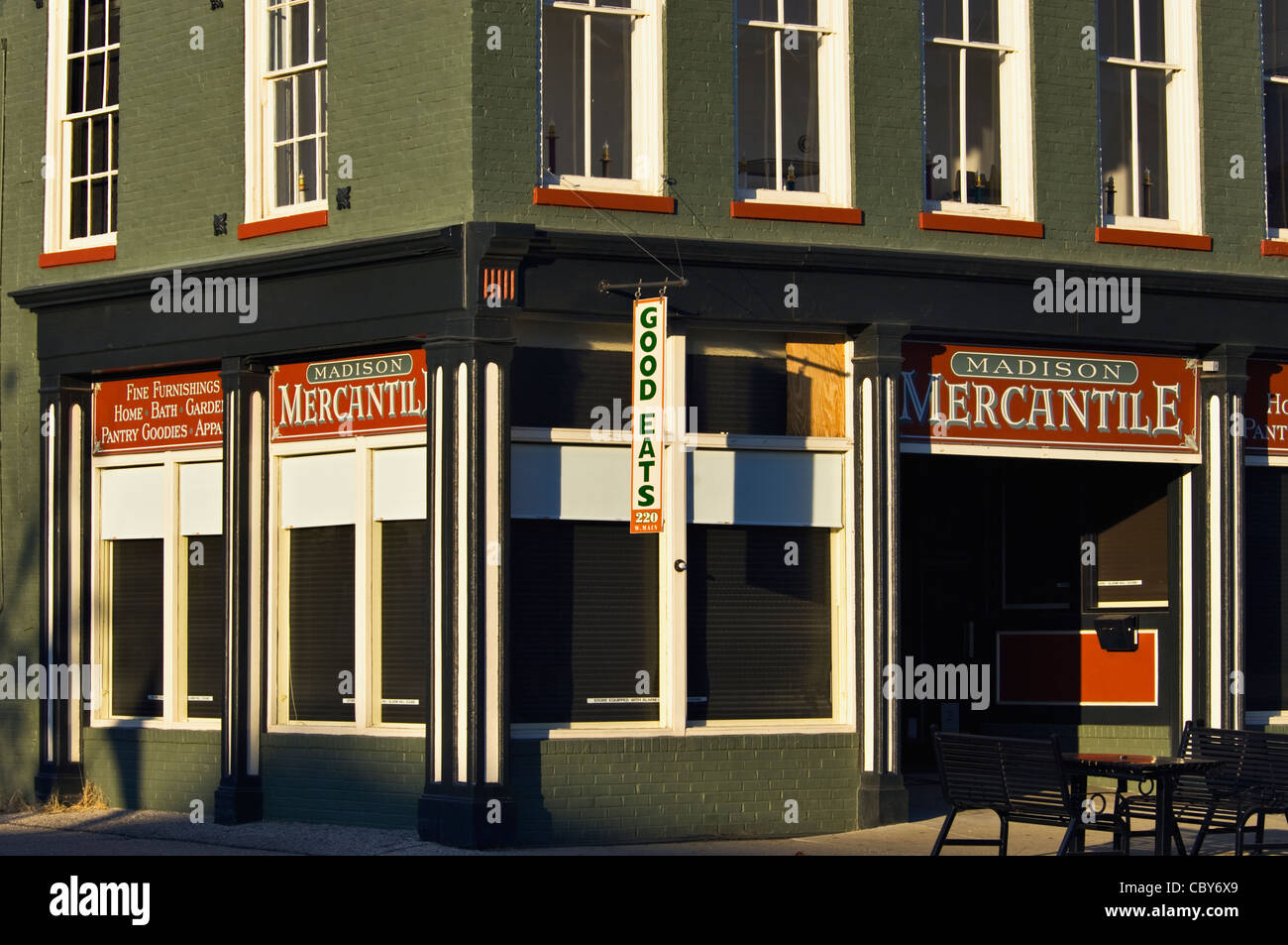 Piccola cittadina americana Mercantile Store sulla strada principale di Madison, Indiana Foto Stock