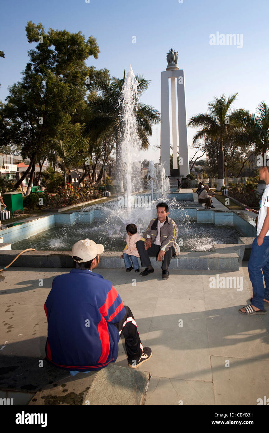 India, Manipur, Imphal, Bir Sikendrajit park, Shaheed Minar, in corrispondenza delle pareti di antica capitale; Kangla Foto Stock