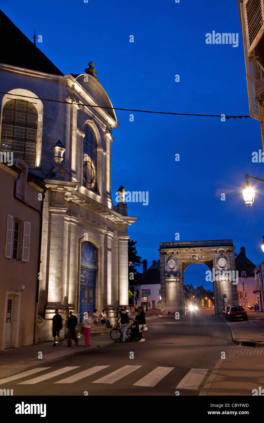 Cappella dell'ORATORIO (del XVII e XVIII secolo) e SAINT-NICOLAS GATE, RUE DE LORRAINE, città di Beaune, Borgogna, Francia Foto Stock