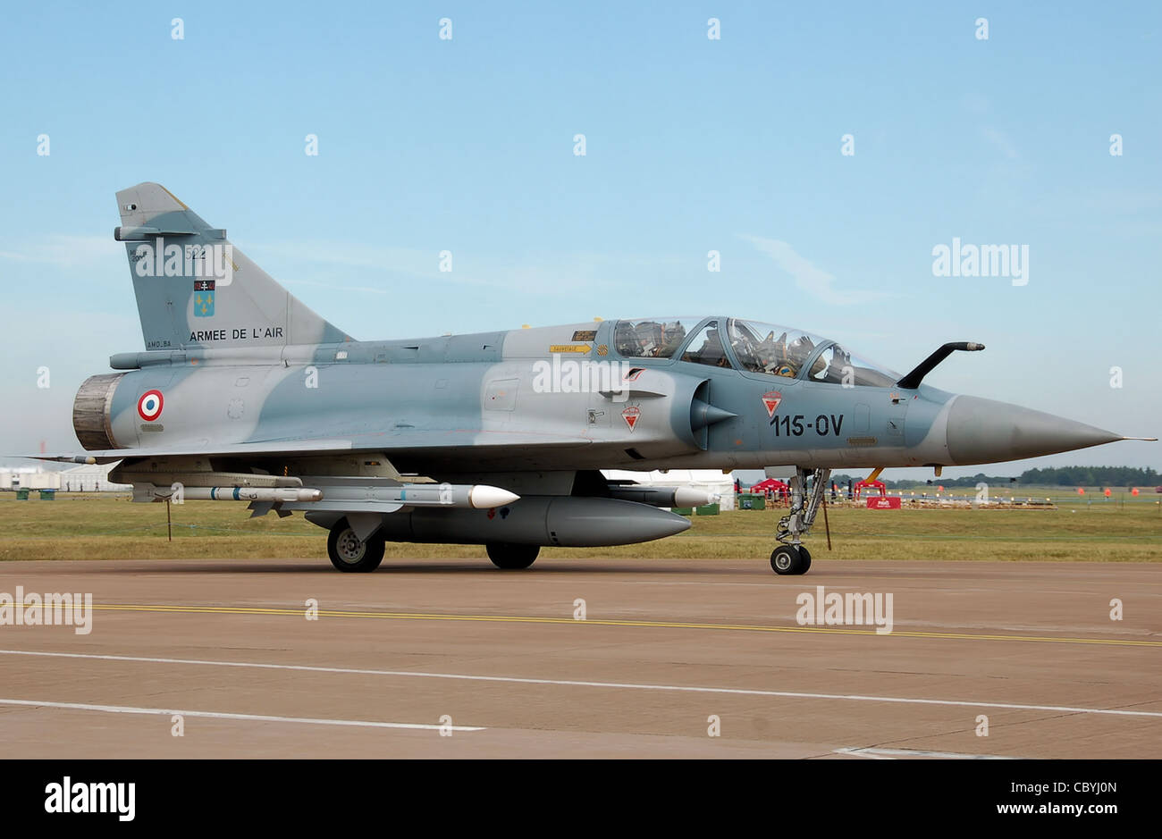 Forza Aerea francese Dassault Mirage 2000B (522/115-OV) taxi per la pista al 2010 Royal International Air Tattoo, Fairford, Foto Stock