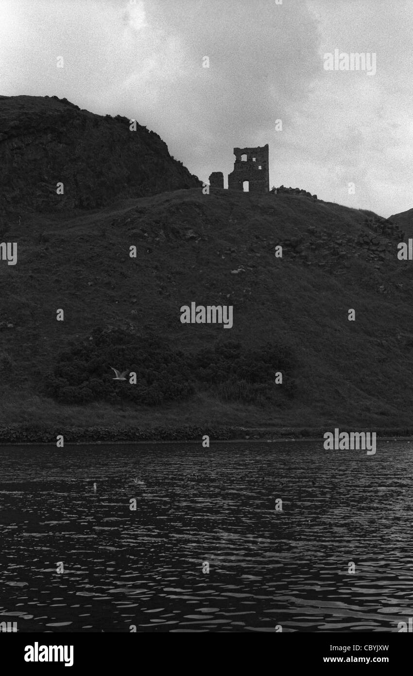 Rovine della cappella di Sant'Antonio a Holyrood Park / Arthur's Seat, Edimburgo Foto Stock