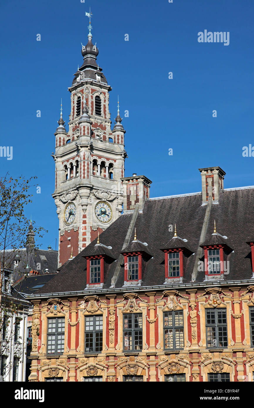 La GRAND PLACE, il Belfry, CAMERA DI COMMERCIO E LA VECCHIA BORSA, Lille, NORD (59), Francia Foto Stock