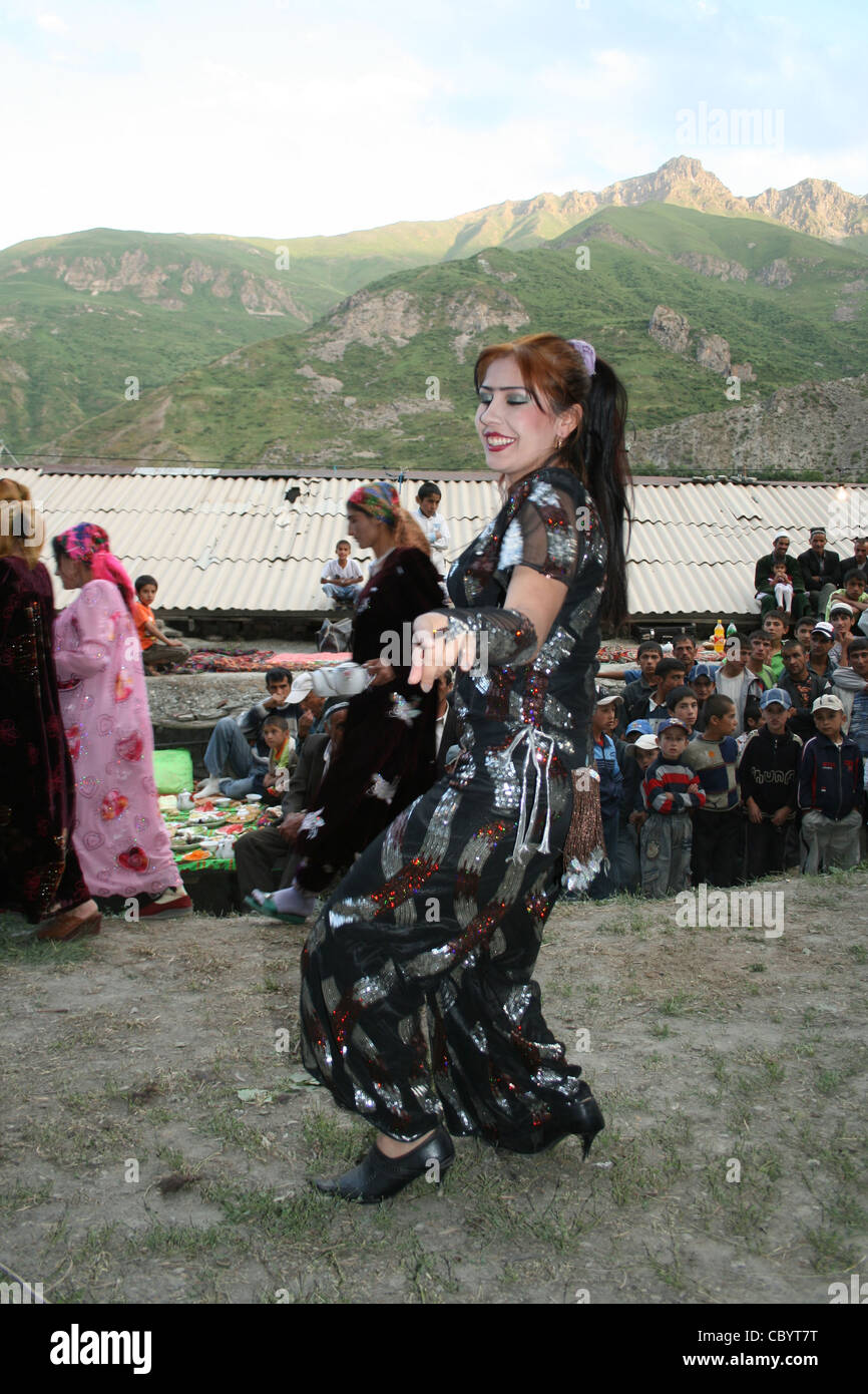 La ballerina al matrimonio tagiko, Tagikistan Foto Stock