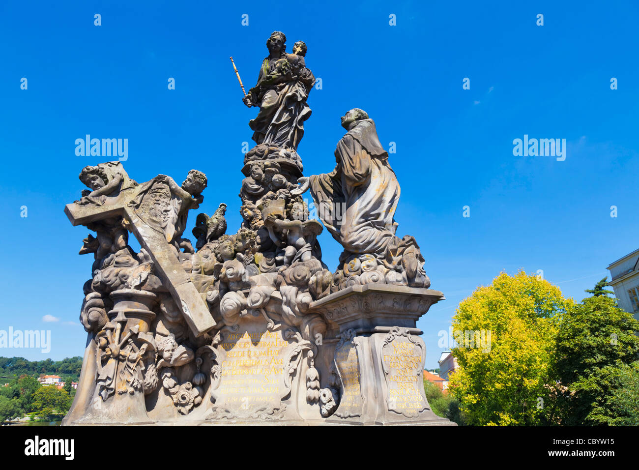 Statua sul Ponte Carlo a Praga Repubblica Ceca Foto Stock