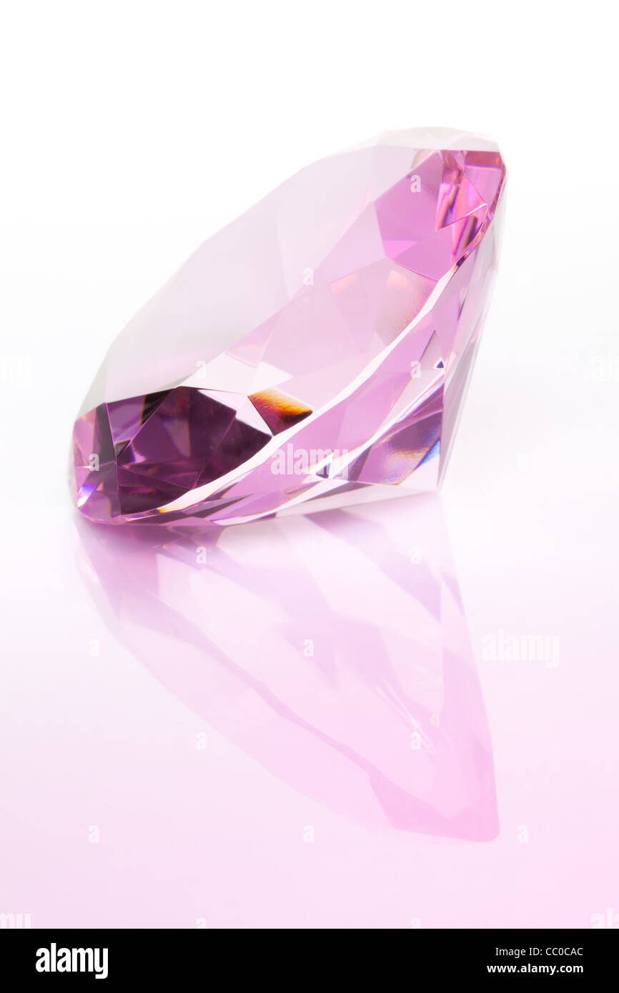 La pantera rosa diamante su sfondo bianco Foto stock - Alamy