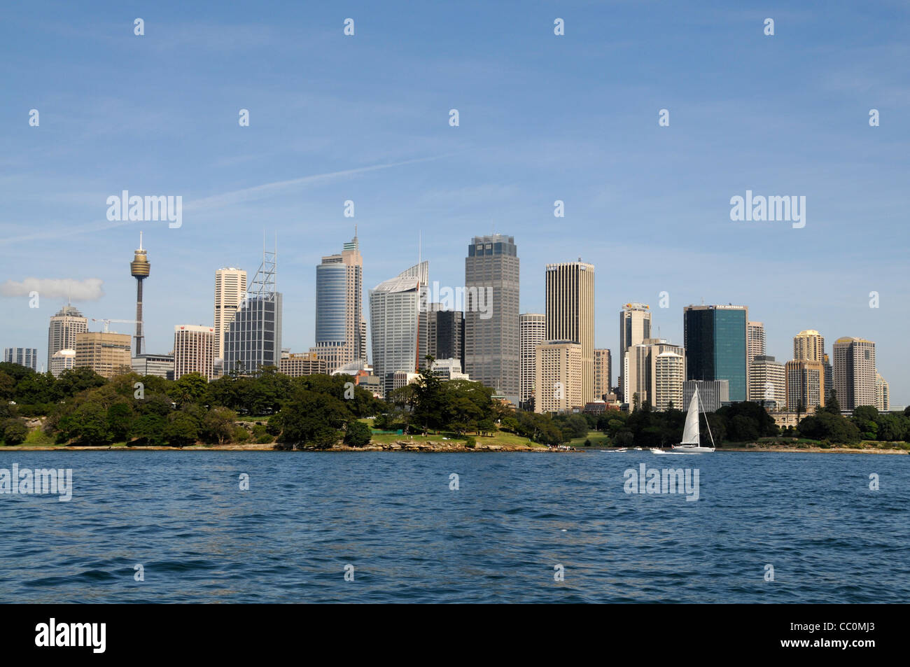Skyline del centro di Sydney dal porto di Sydney, New South Wales, Australia Foto Stock