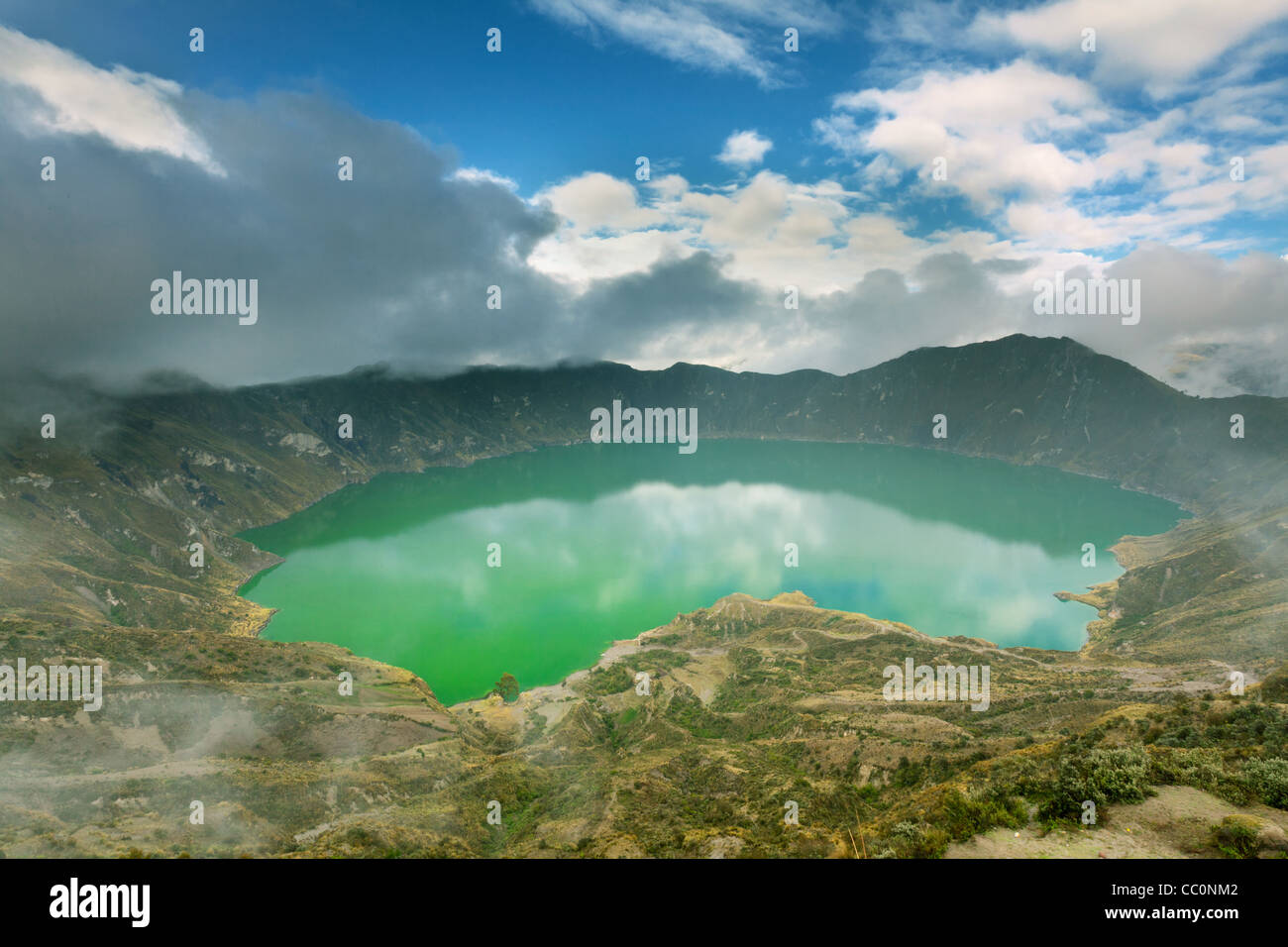 Laguna Quilotoa in Ecuador altopiani delle Ande formata su di un antico cratere del vulcano Foto Stock