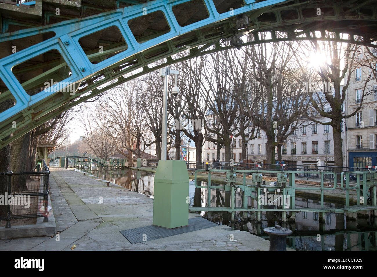 Canal St Martin in inverno a Parigi, Francia Foto Stock