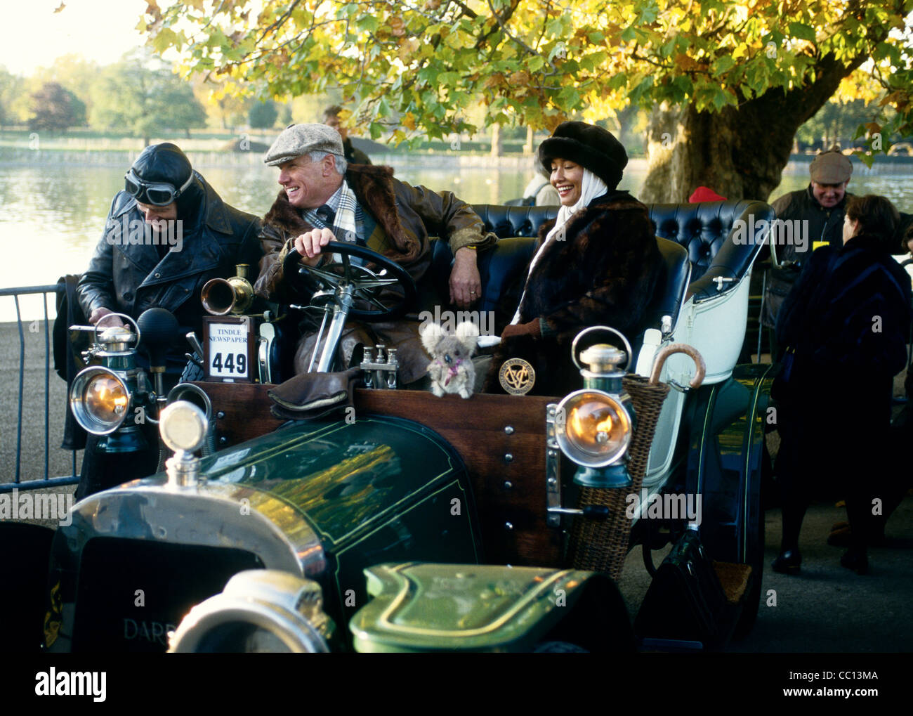 In attesa di avvio dell'annuale vintage car race - Londra a Brighton. Regno Unito Foto Stock