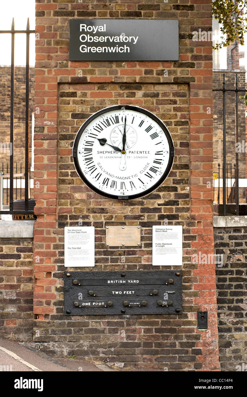 Il pastore 24-hour clock gate presso il Royal Observatory di Greenwich, Inghilterra. Foto Stock
