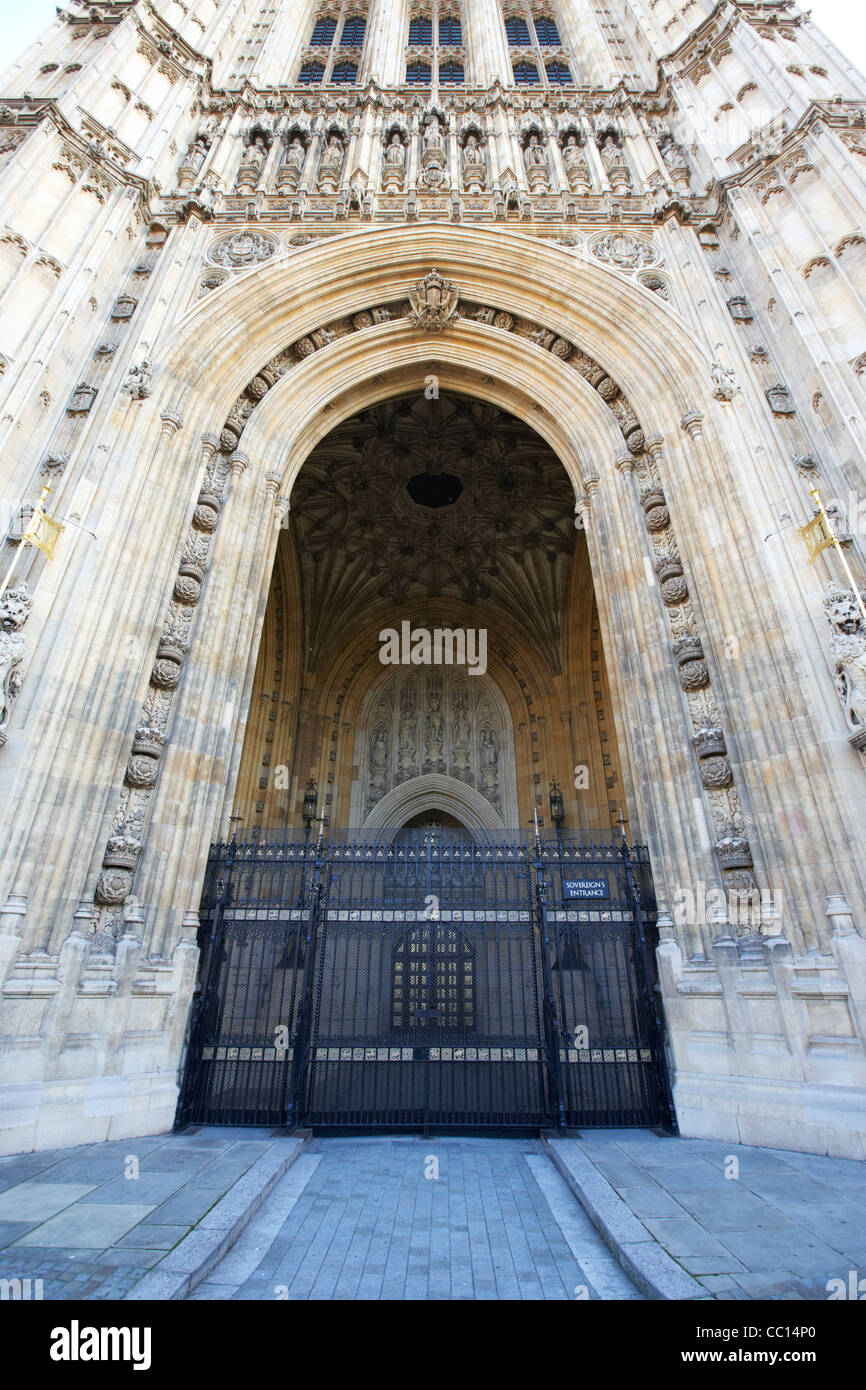 Ingresso sovrani nel victoria torre del Palazzo di Westminster case di edifici del Parlamento Londra Inghilterra UK Regno Foto Stock