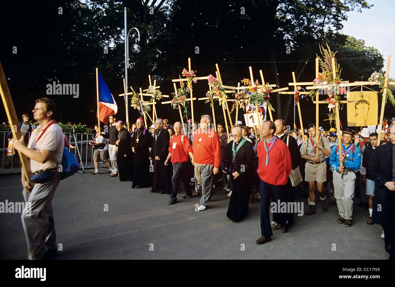 Il Cardinale francese Jean-Marie Lustiger e la delegazione francese durante la GMG - Giornata mondiale della gioventù - 1991 - Czestochowa - Polonia Foto Stock