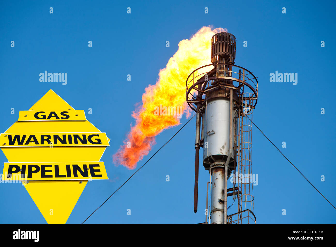 Svasatura off gas alla flotta terminale petrolifero sull isola di flotta nelle Orkney's Scozia, Regno Unito. Foto Stock
