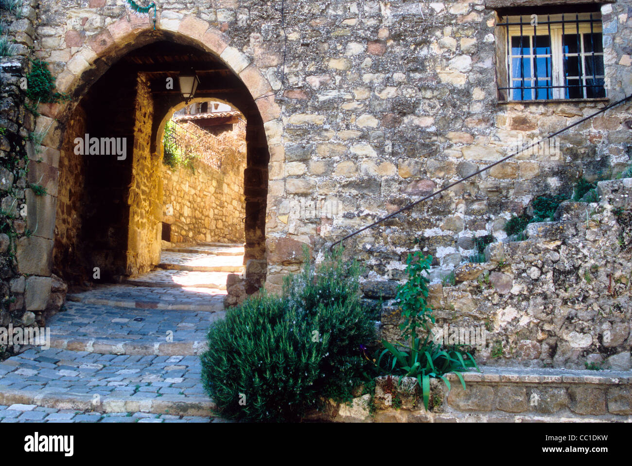 Il pittoresco villaggio provenzale di Les Arcs sur Argens. Foto Stock