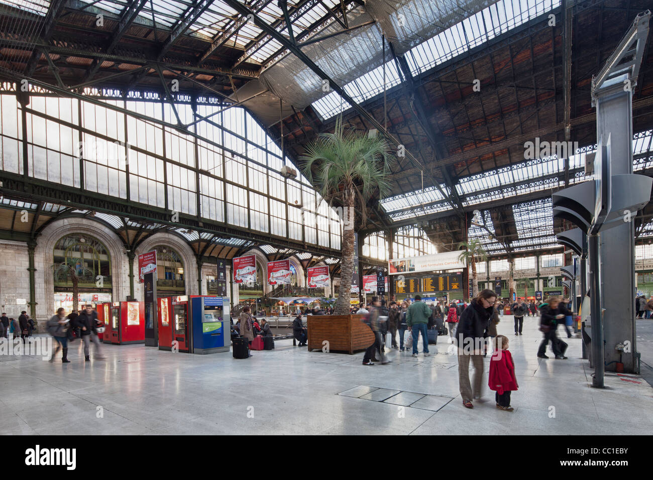 Concourse, stazione ferroviaria Gare de Lyon, Parigi, Francia Foto Stock